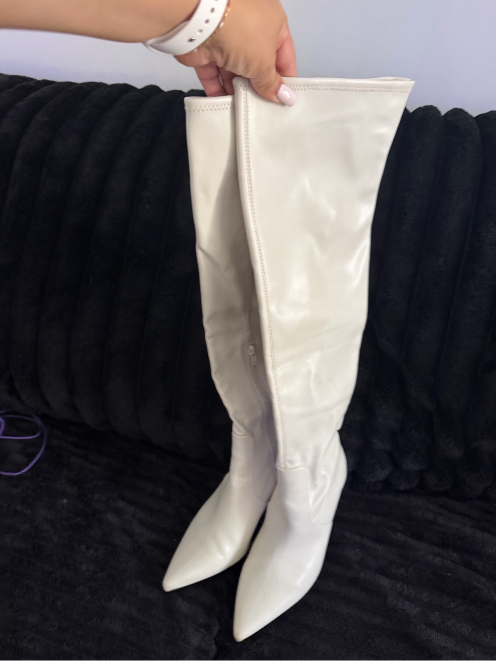 Classic Women's White Knee-High Pointed Toe Boots